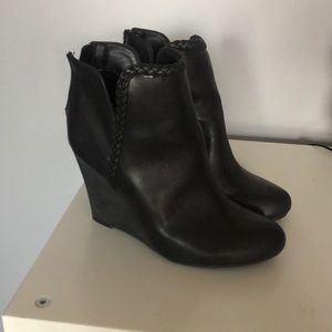 Wedge boots